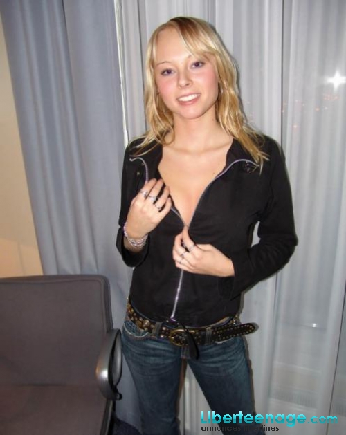 Jolie blonde libertine de Lyon cherche sexe