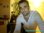 bel homme pour plusieurs femmes